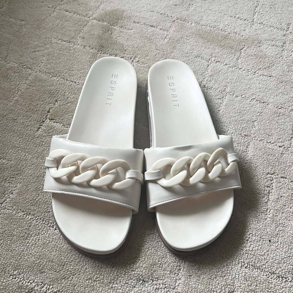 Esprit sandals size 9.5 cream color in good condition worn twice on Vaca